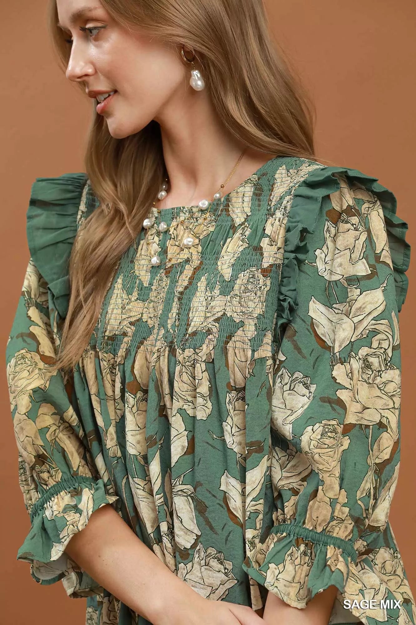 Women's apparel – product view 5