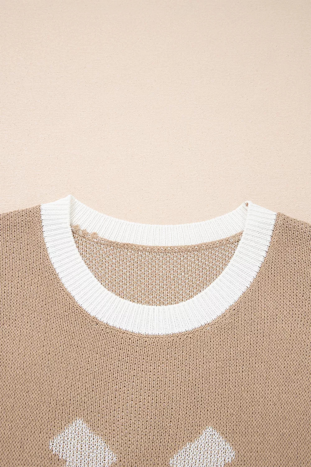 Trendsi Horse Shoe Pattern Contrast Trim Short Sleeve Sweater -