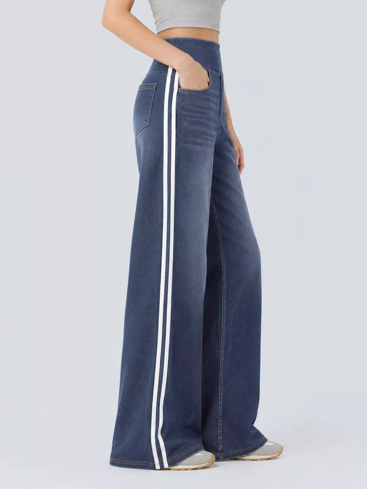 Wide-Leg Side-Stripe Jeans in dark blue