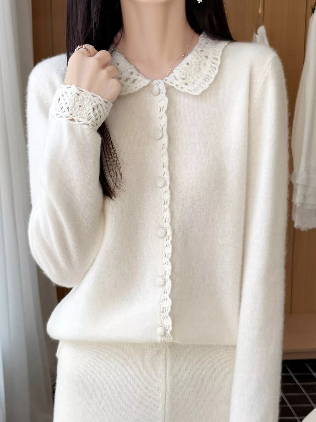 Lace-collar cardigan, white collar detail