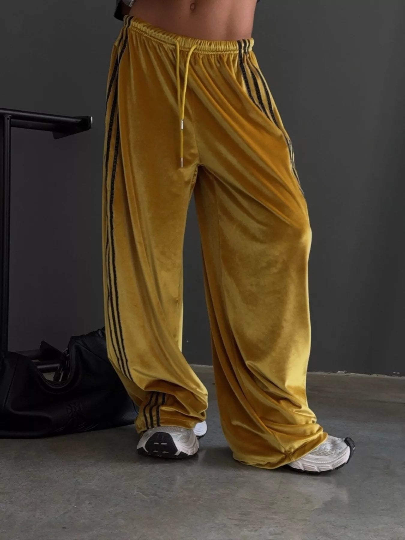 Trendsi Contrast Side Stripes Wide-Leg Pants -