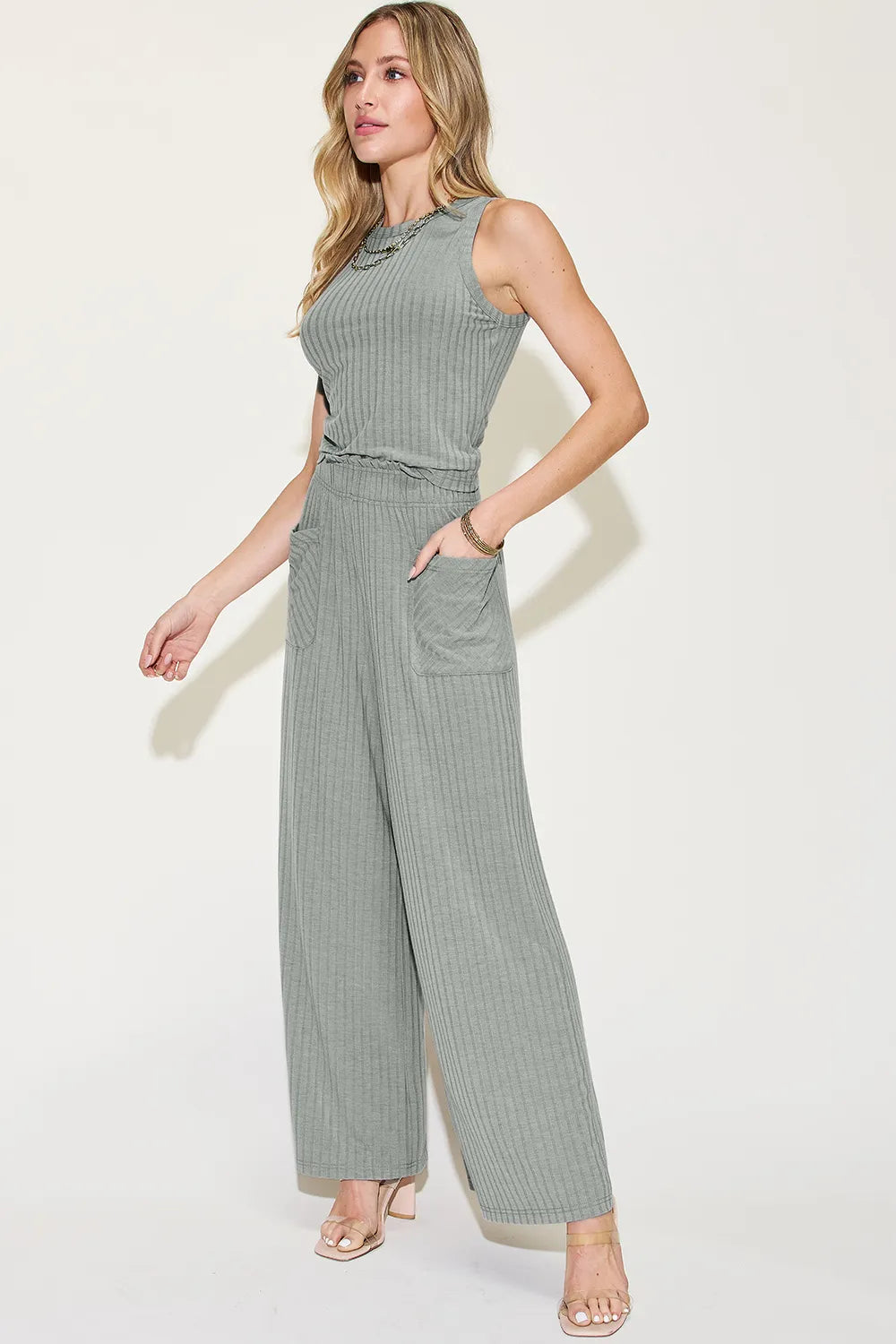 Women's clothing set – product view 3