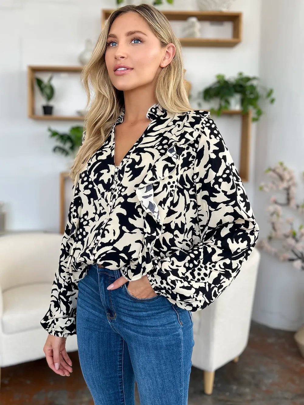 Women's apparel – product view 11