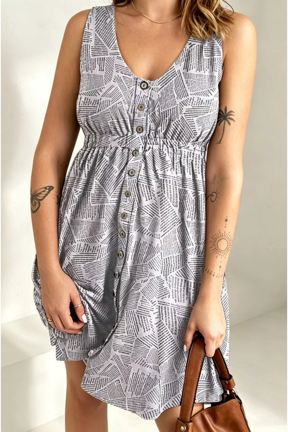 Women's apparel – product view 4