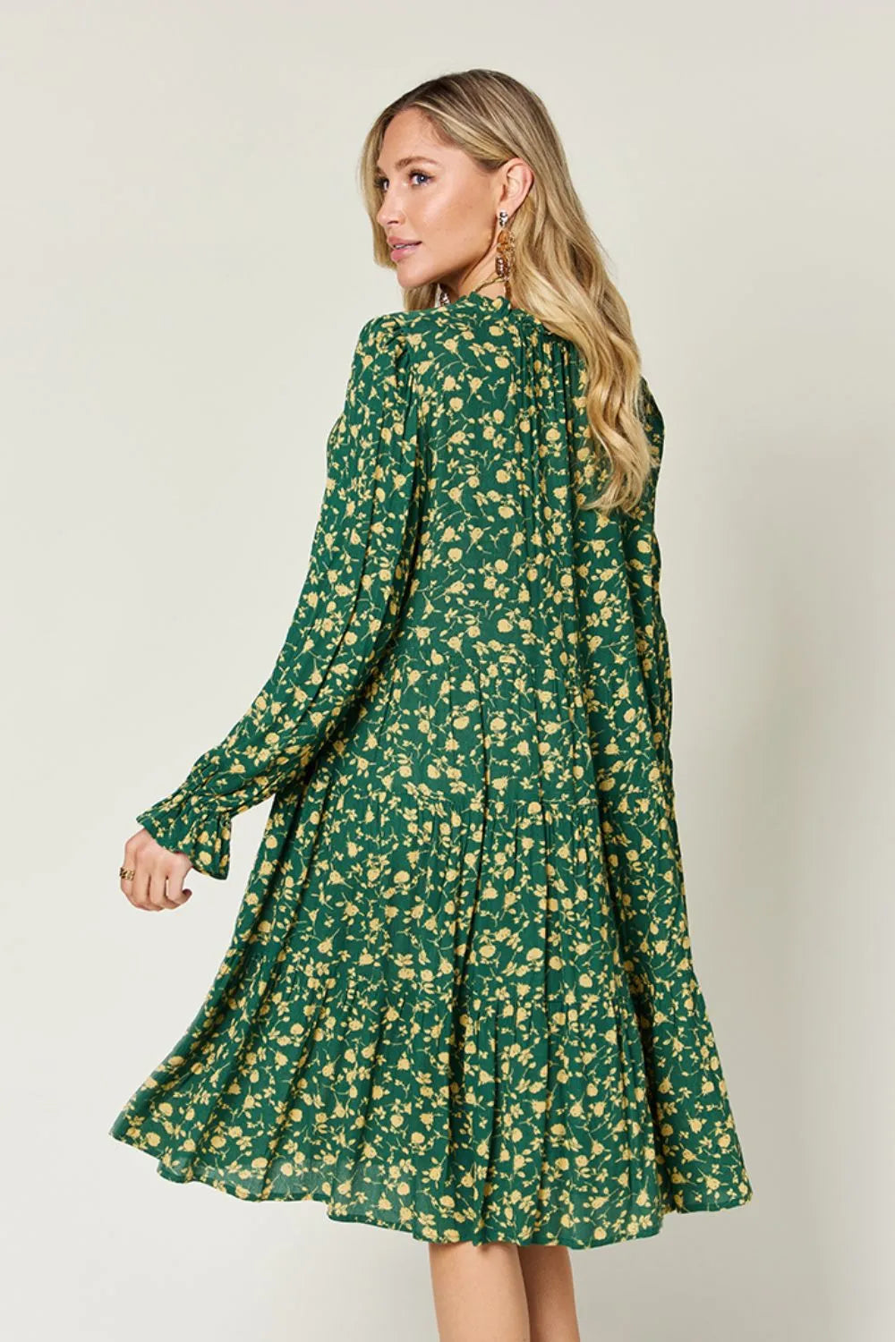 Women's apparel – product view 18