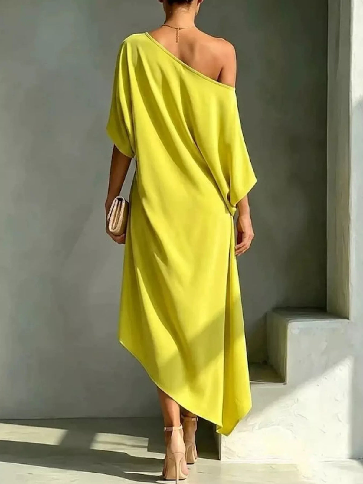 One-shoulder dress, yellow back