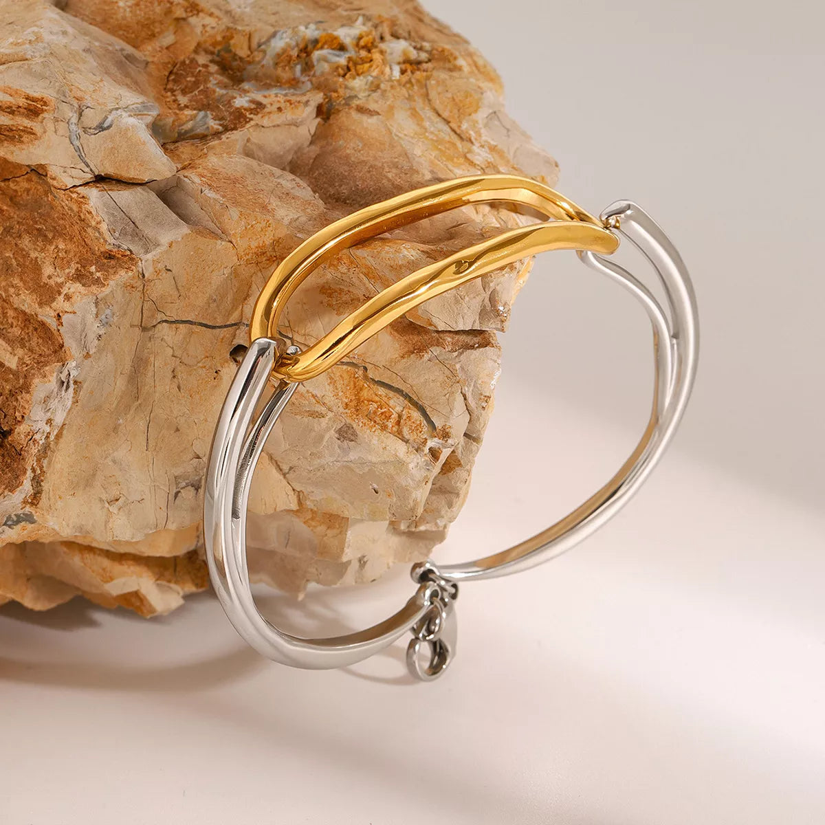 Trendsi Two-Tone Geometric Link Bracelet -