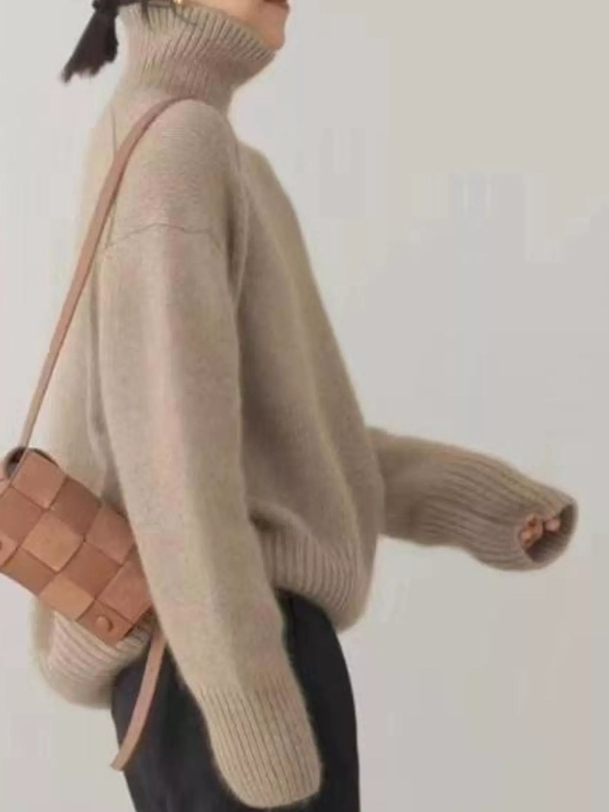 Turtleneck sweater, beige side