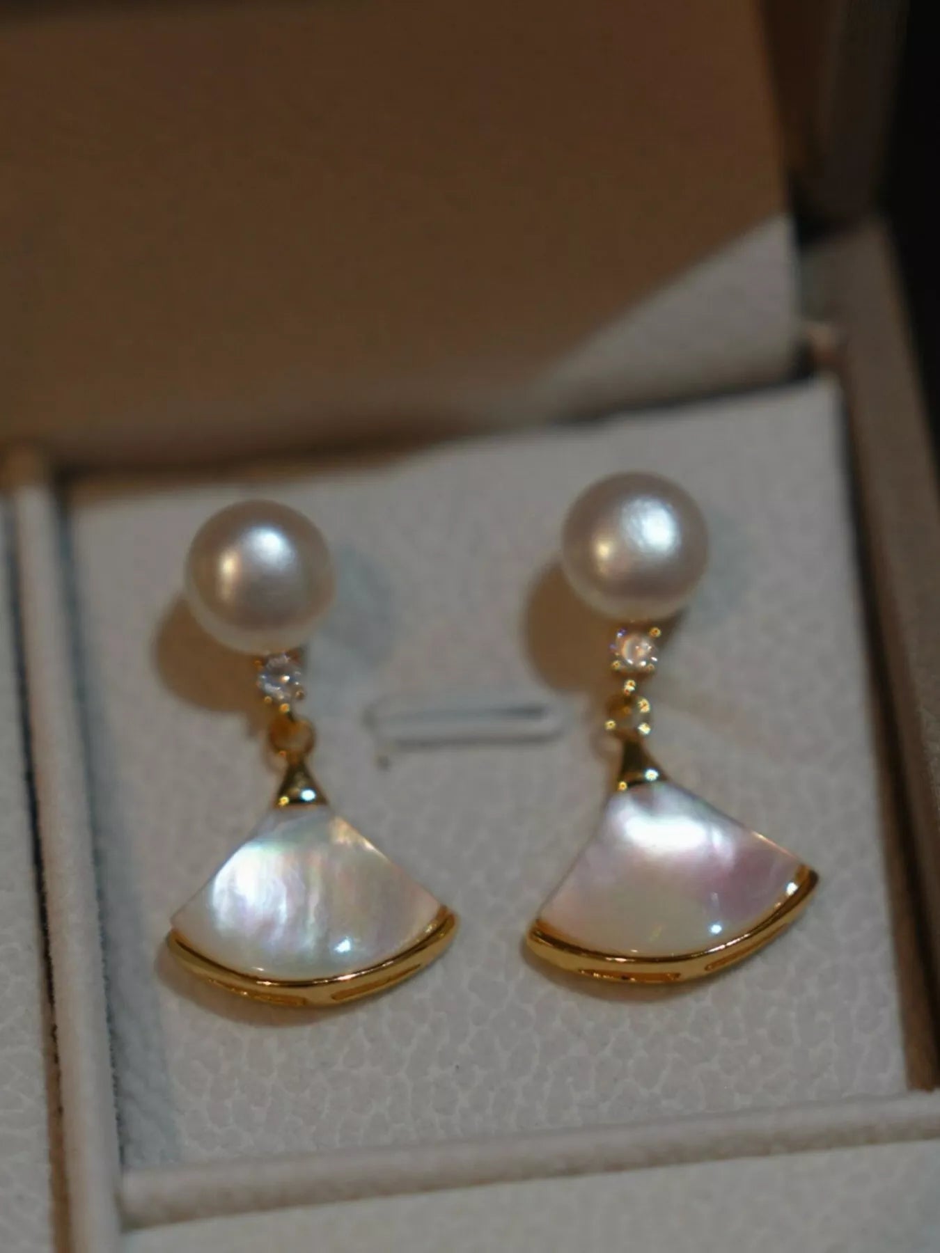 Trendsi Fan-Shaped Pearl Drop Earrings -