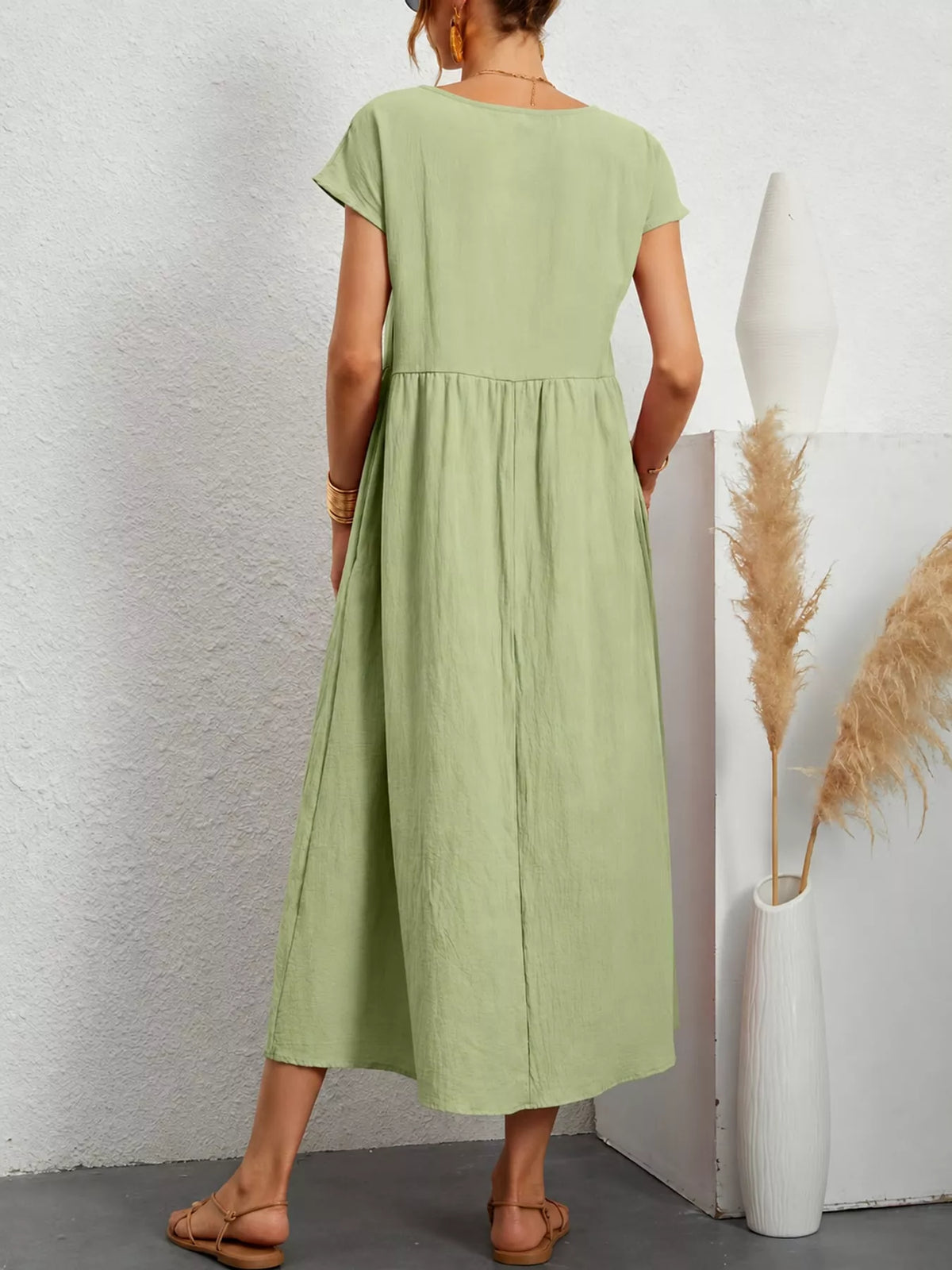 Round neck short sleeve midi dress, back view