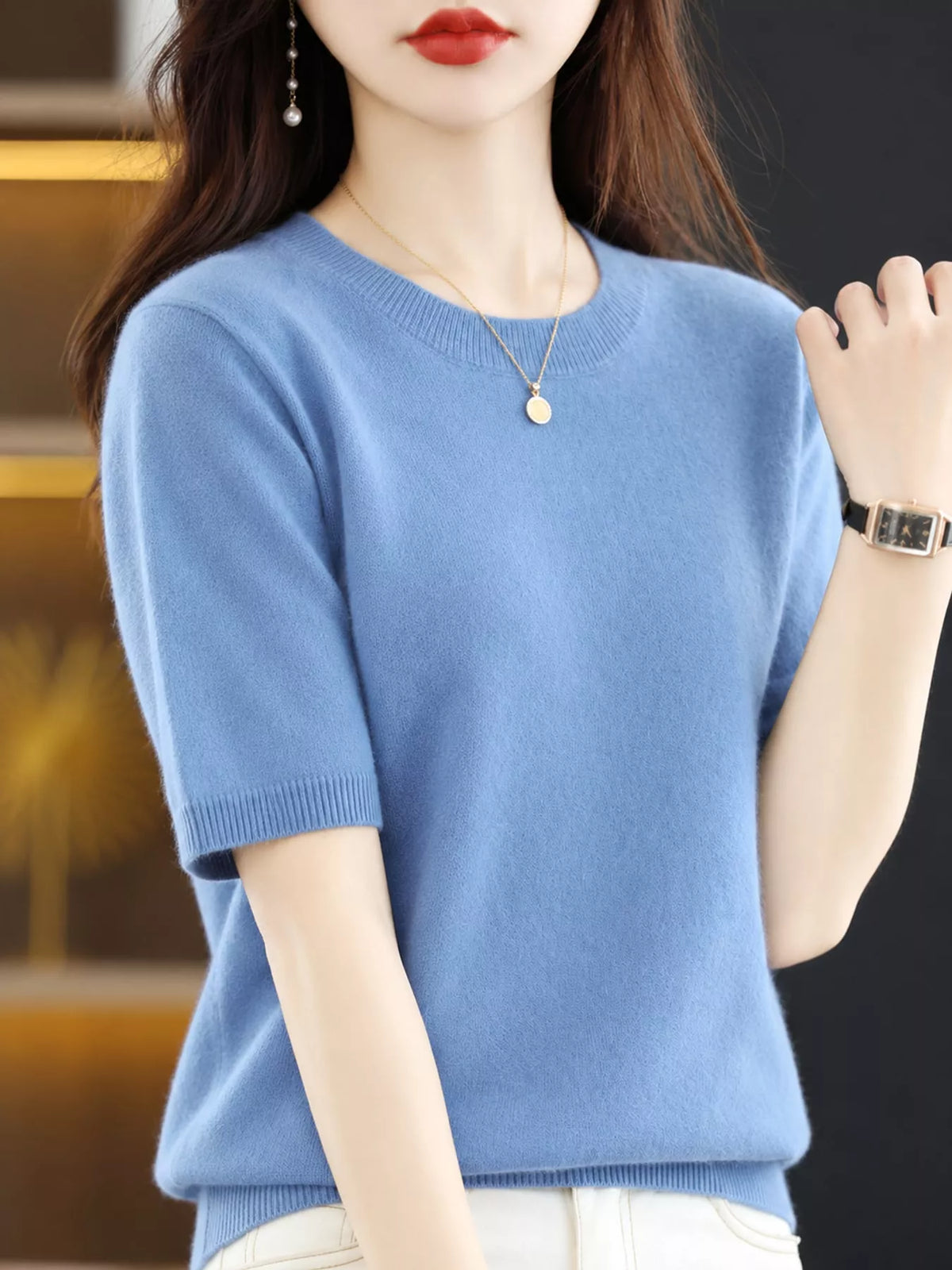 Blue round neck short-sleeve sweater