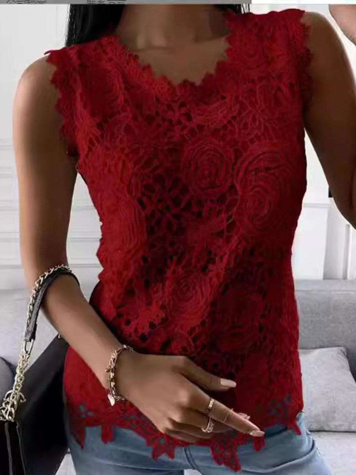 Floral Lace Sleeveless Top in pink