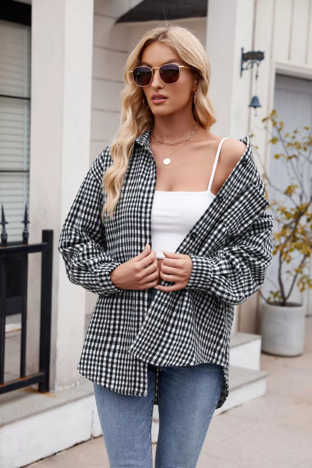 Women's apparel – product view 23