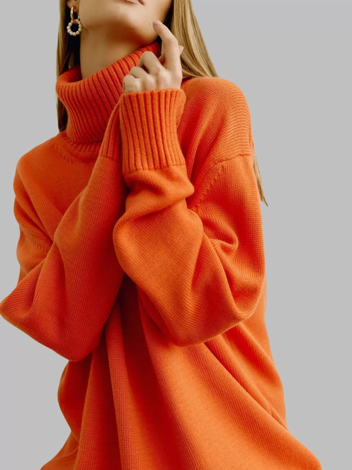 Turtleneck sweater, orange collar detail