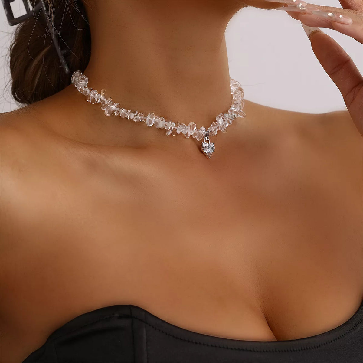 White crystal crystal-chip heart pendant necklace