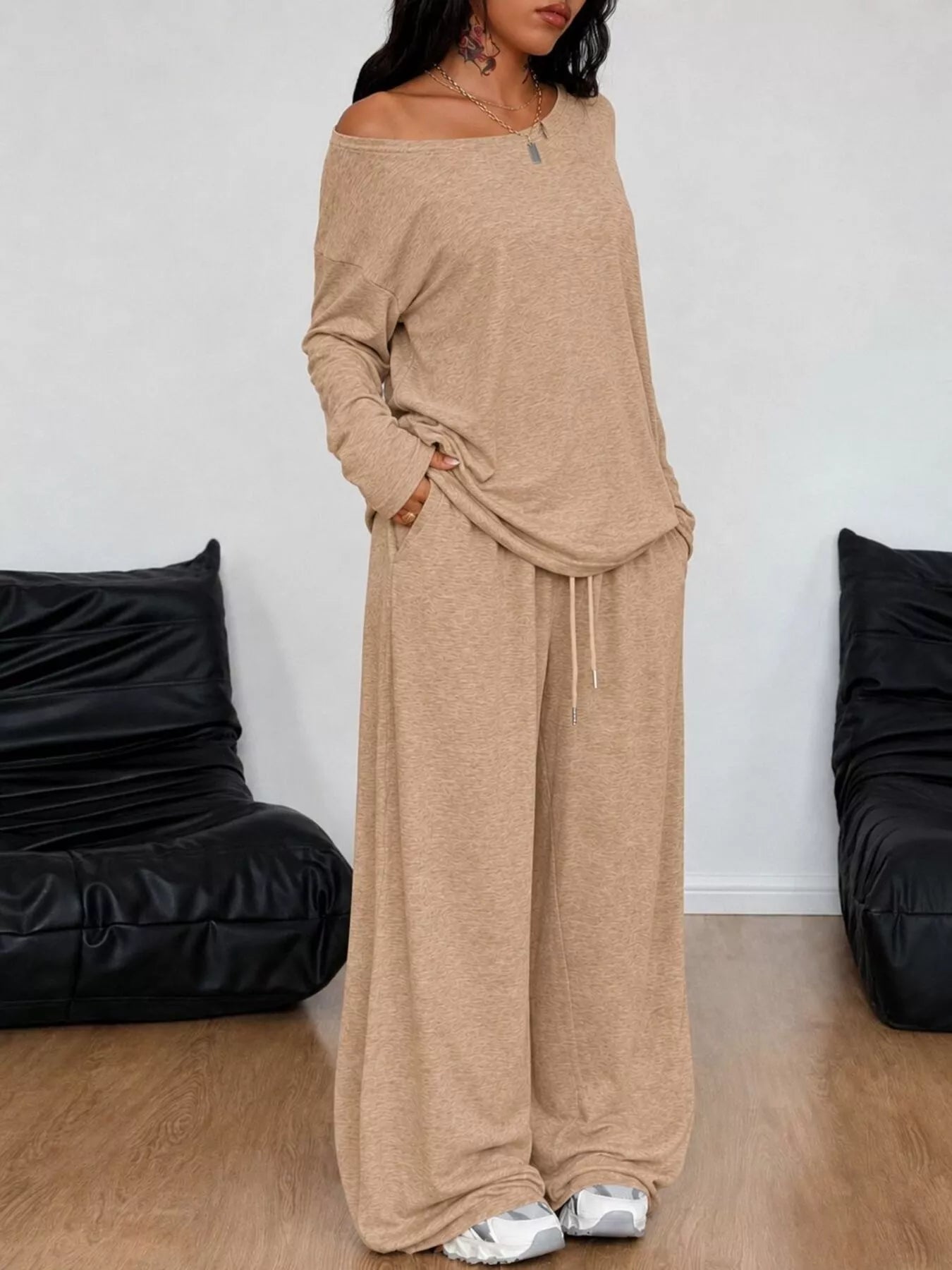Women's clothing set – product view 4