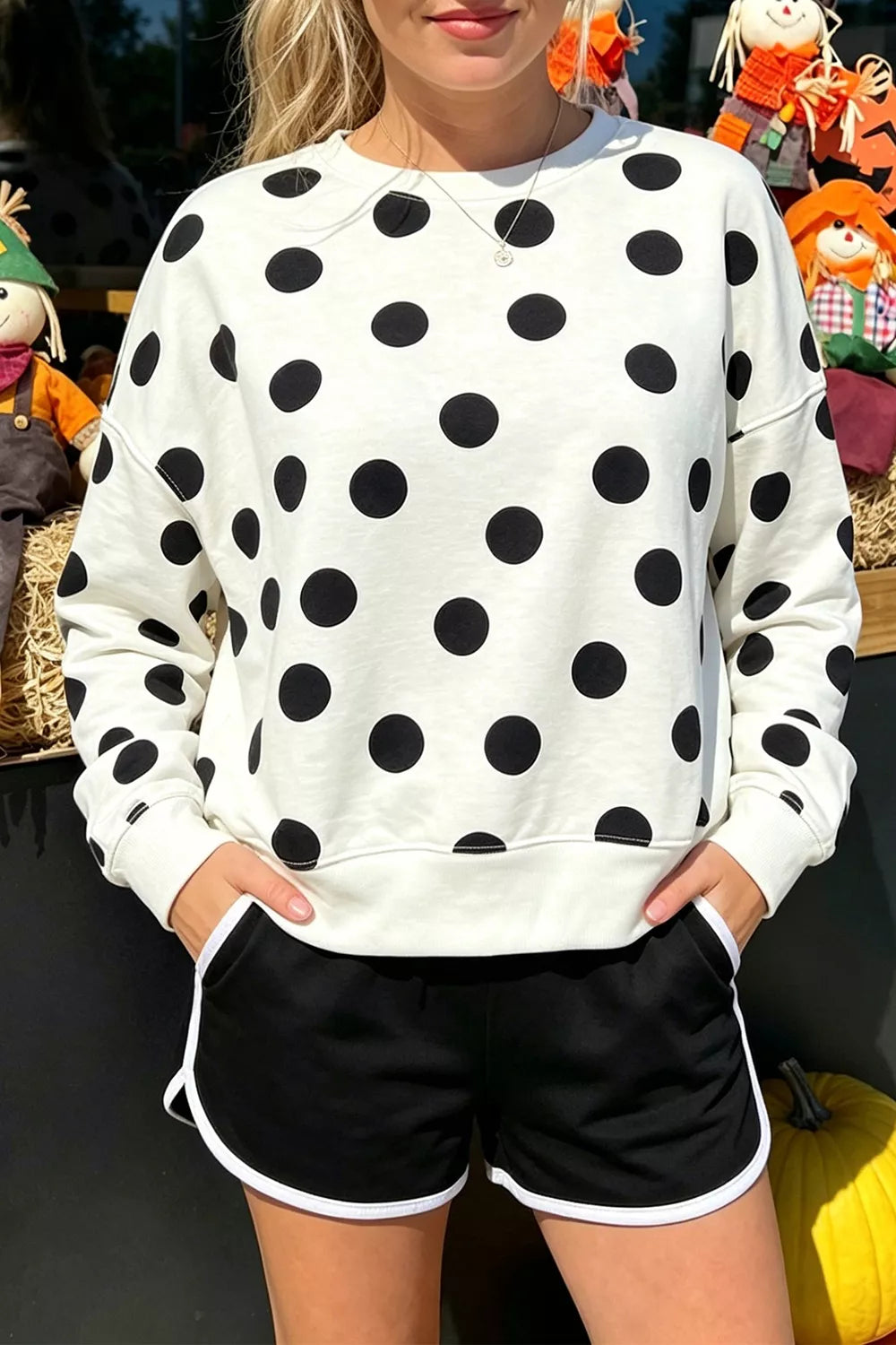 White polka dot round neck sweatshirt