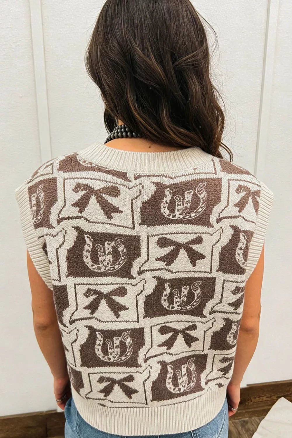 Trendsi Western Horseshoe Bow Pattern Button Front Sleeveless Knit Sweater -