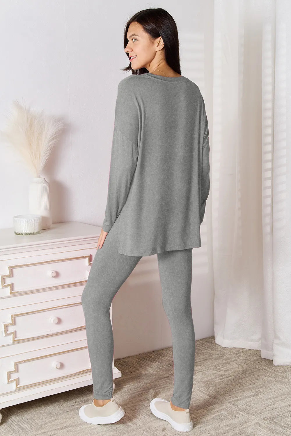 Women's clothing set – product view 2
