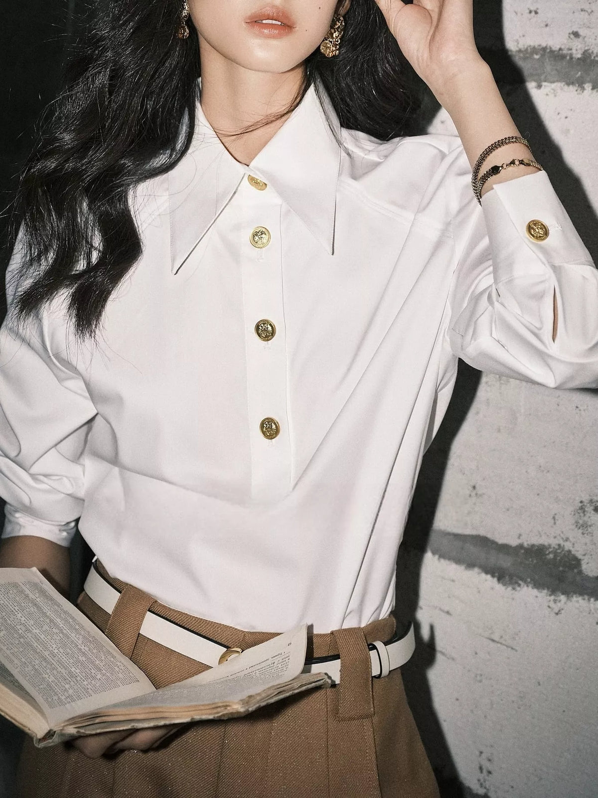 White button detail long sleeve shirt