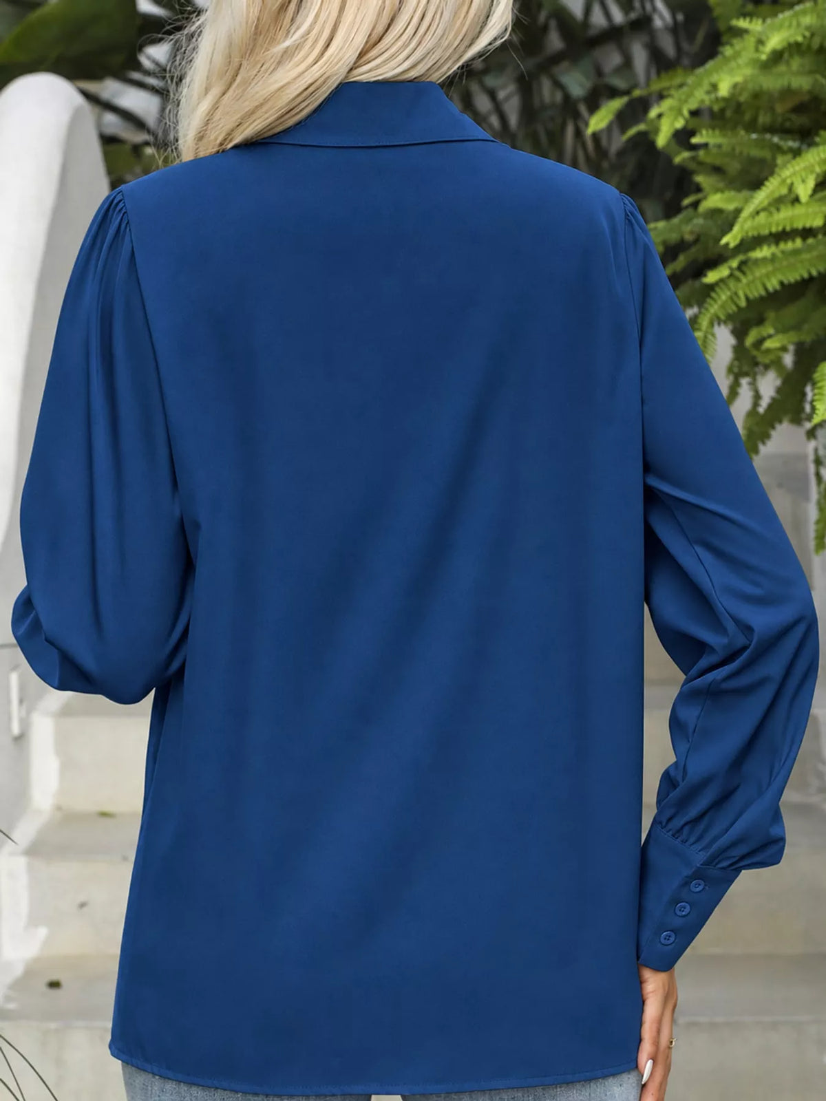 Long-sleeve shirt, back view