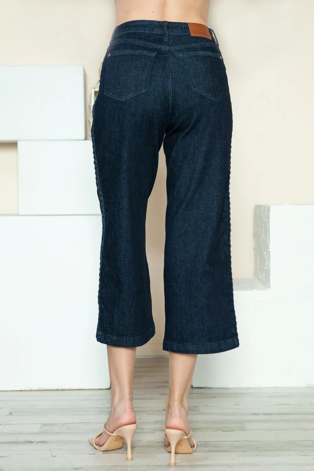Women's jeans – product view 3