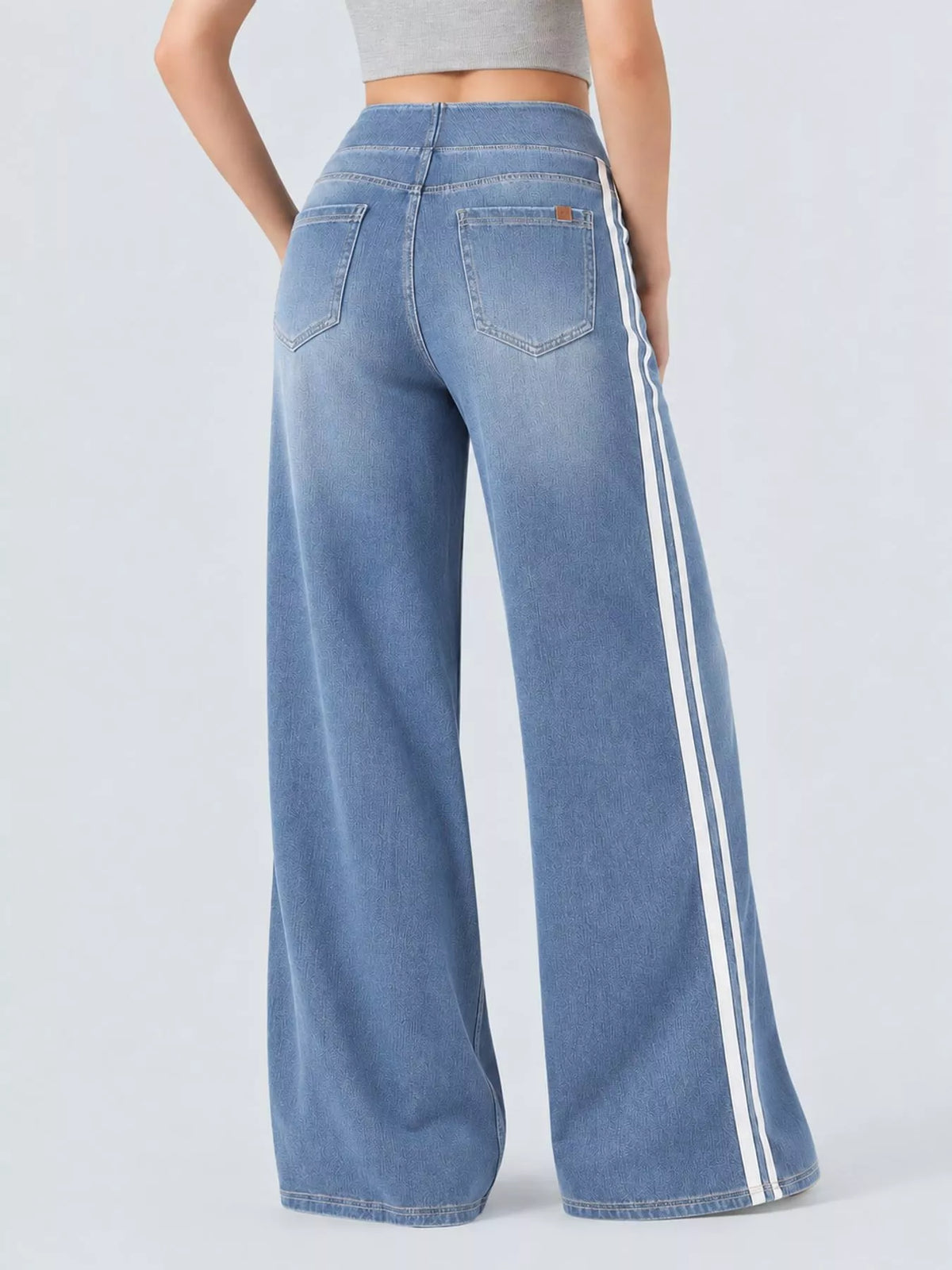 Wide-Leg Side-Stripe Jeans in blue