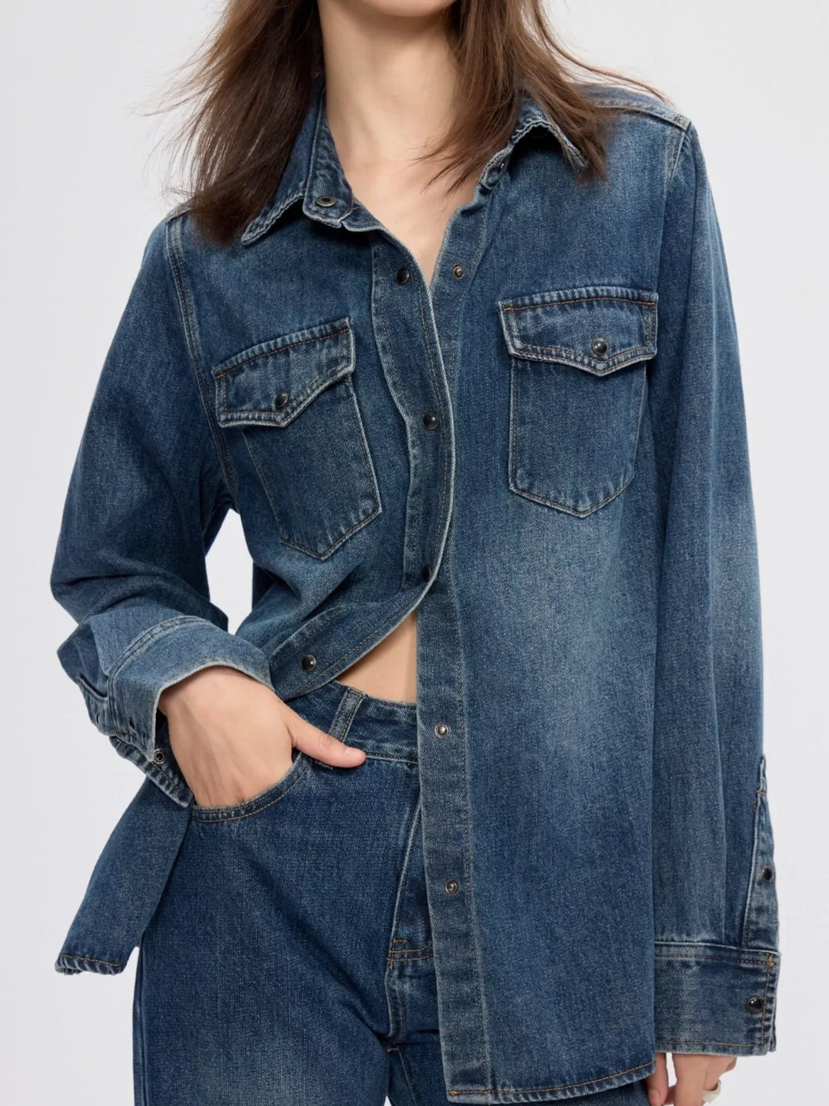 Blue snap down long-sleeve denim shirt