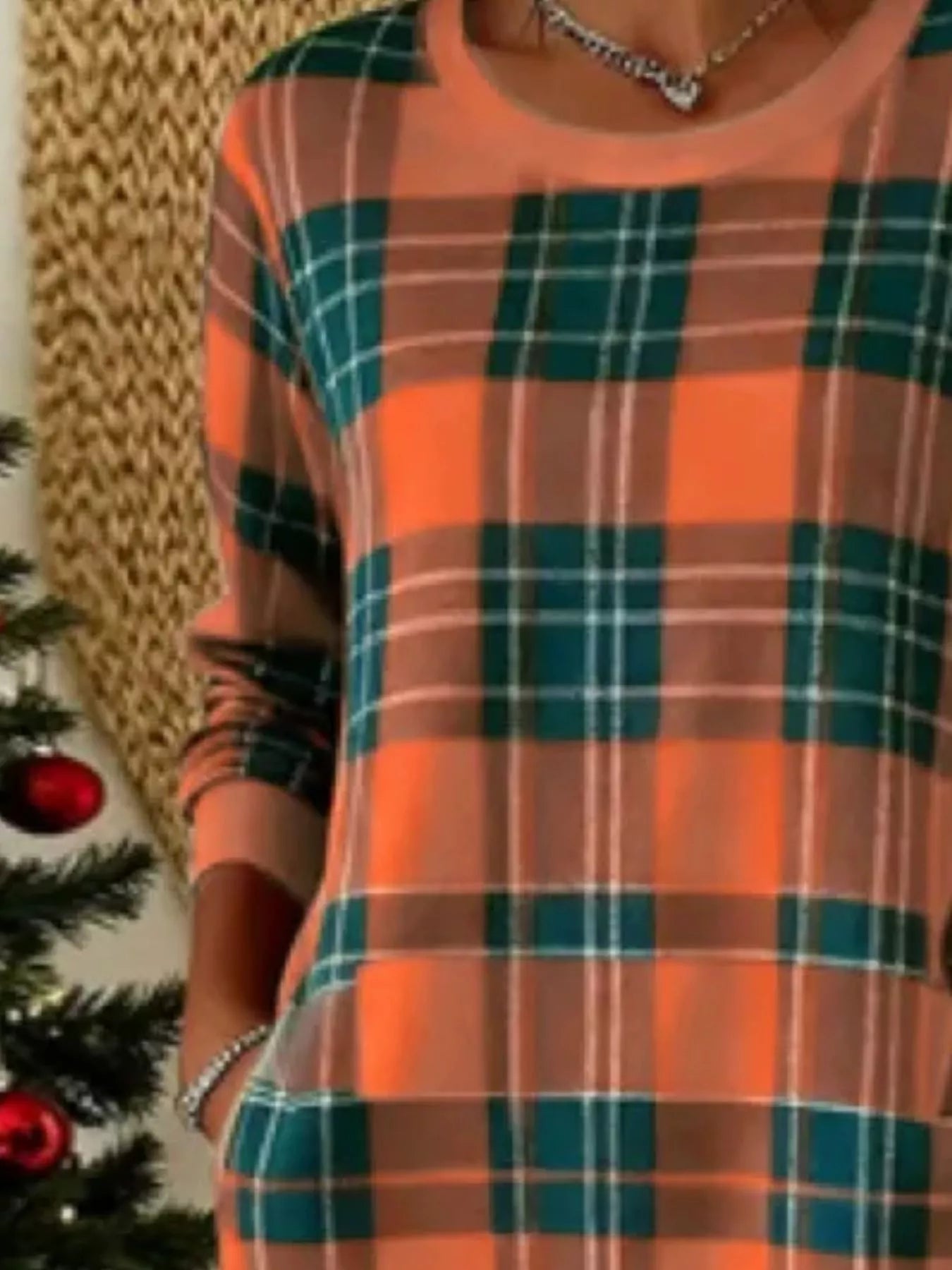 Plaid long sleeve crew-neck dress with pockets