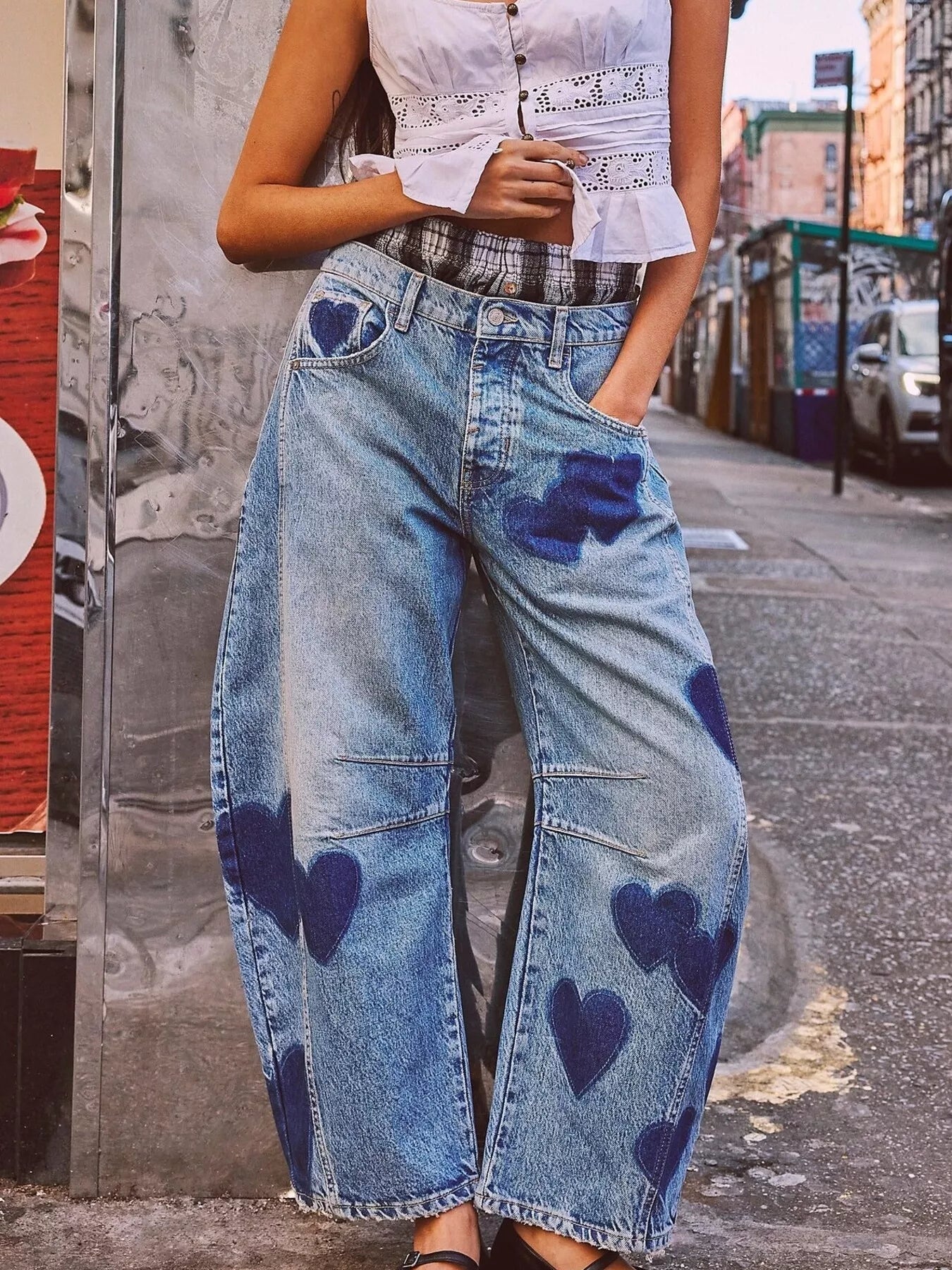 Women's mid-rise wide-leg jeans