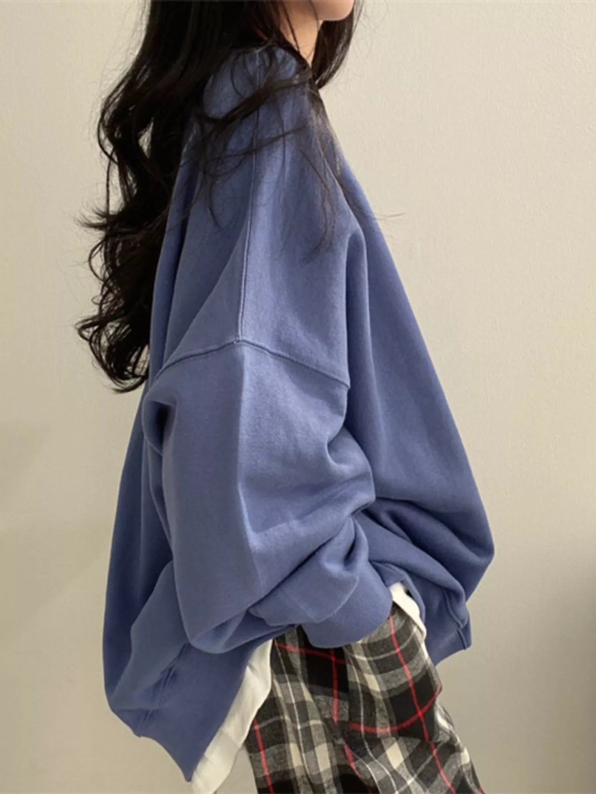 Long-sleeve sweatshirt