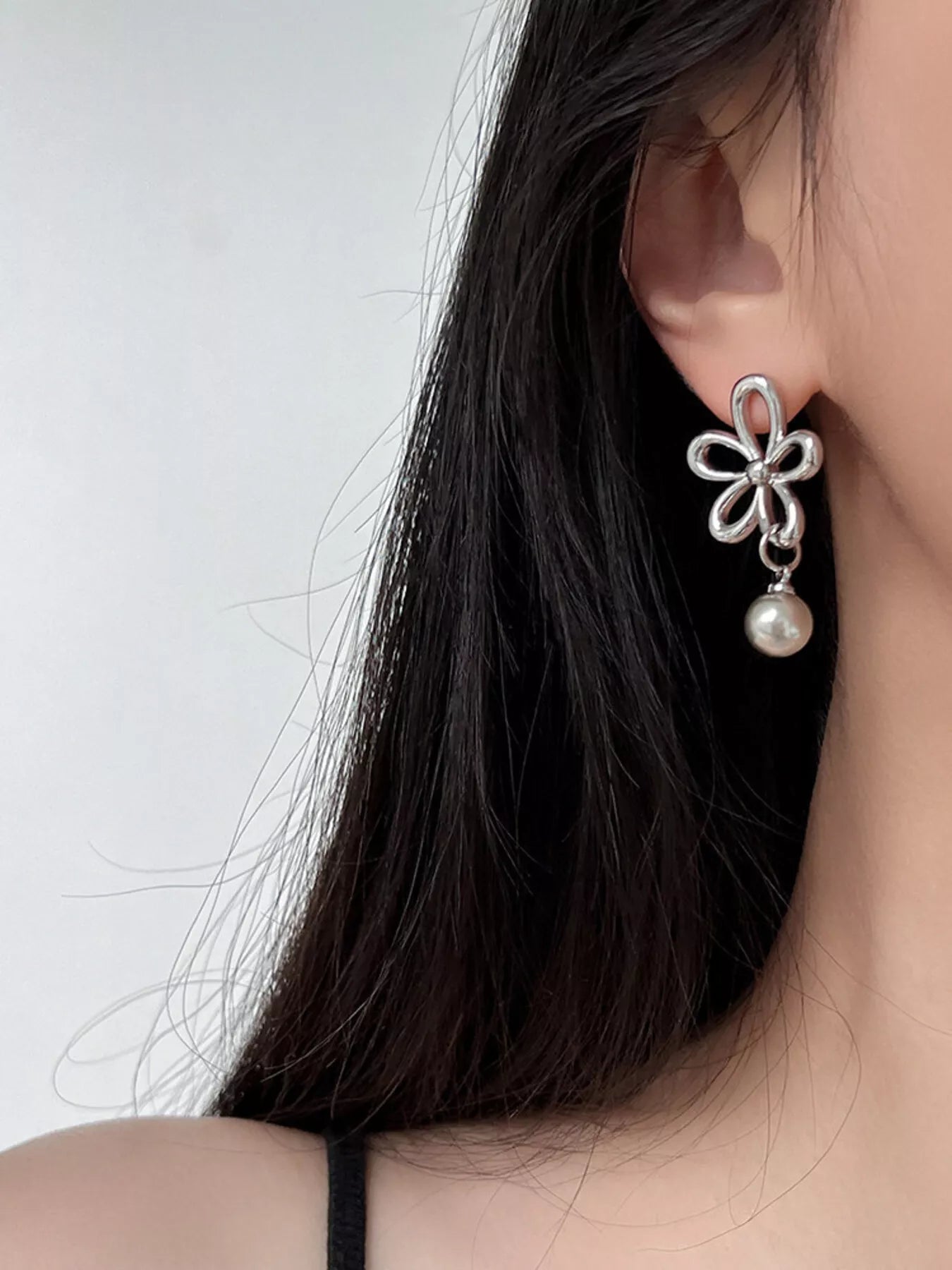 Trendsi Flower Pearl Drop Earrings -