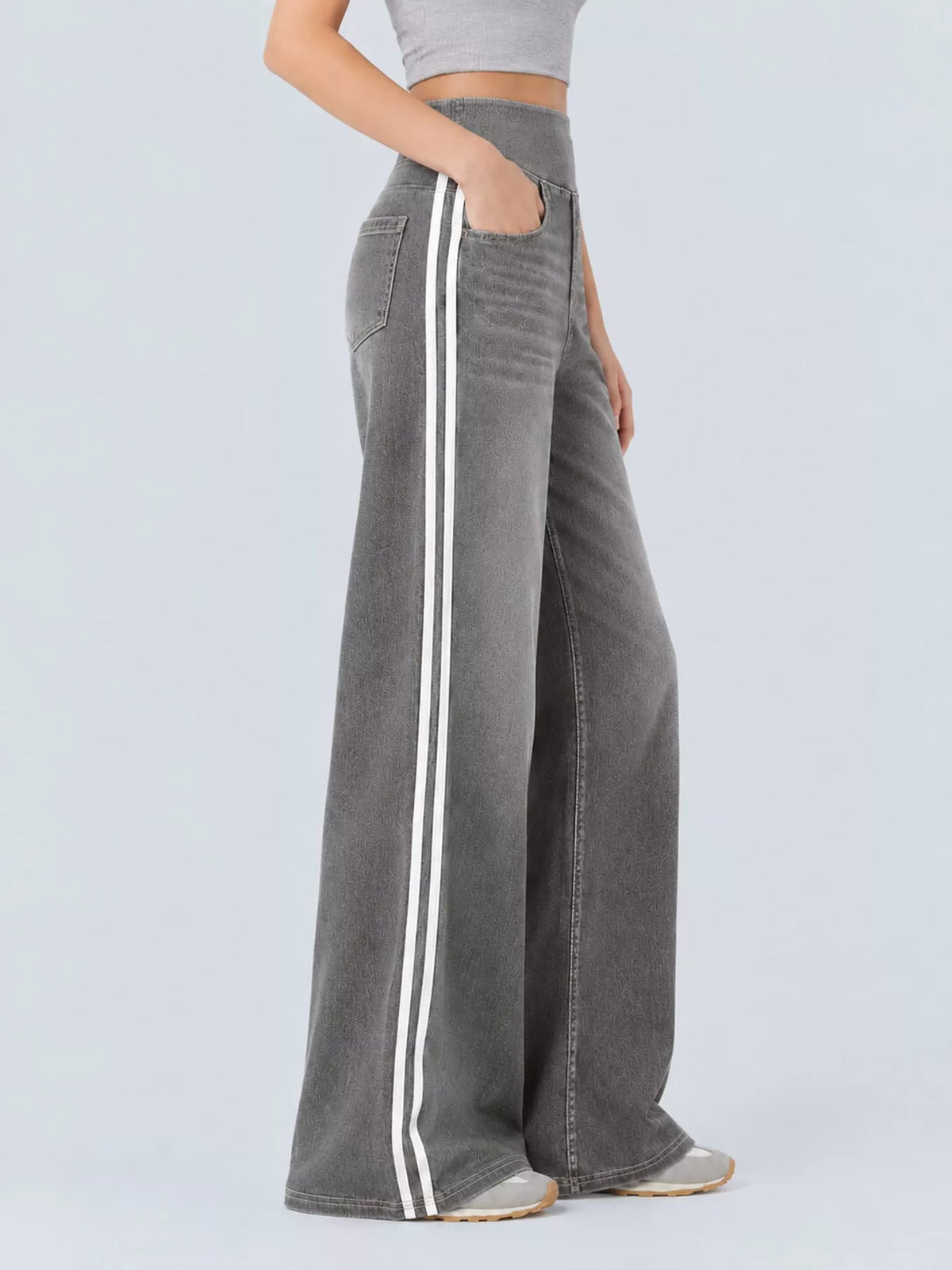 Wide-Leg Side-Stripe Jeans in gray