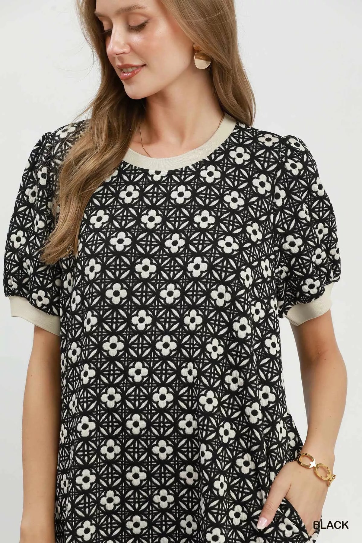 Women's apparel – product view 5