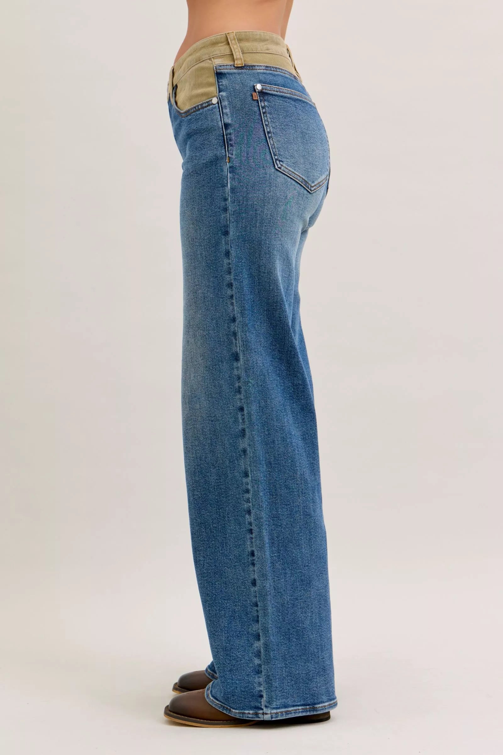 Women's jeans – product view 3