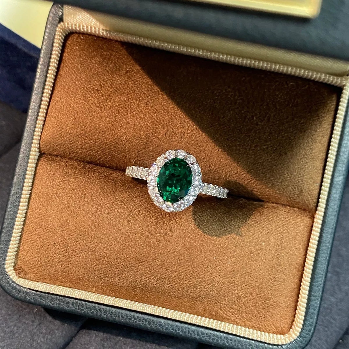Trendsi 925 sterling Silver Oval Cut Synthetic Emerald Ring -
