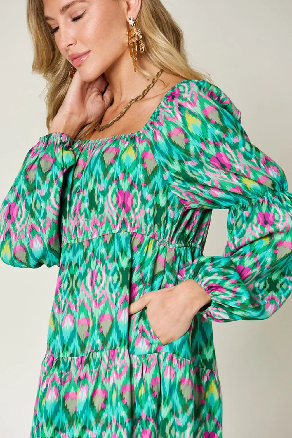 Women's apparel – product view 18