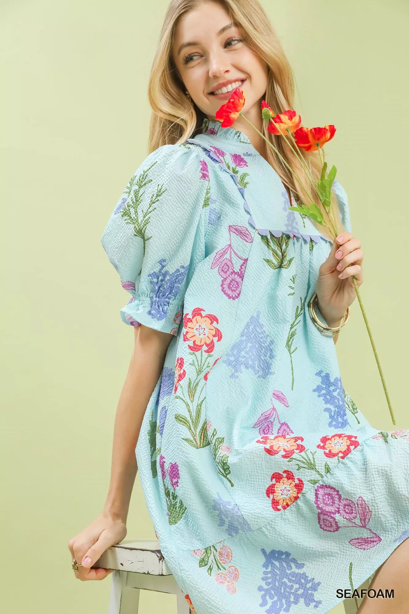 Women's apparel – product view 4
