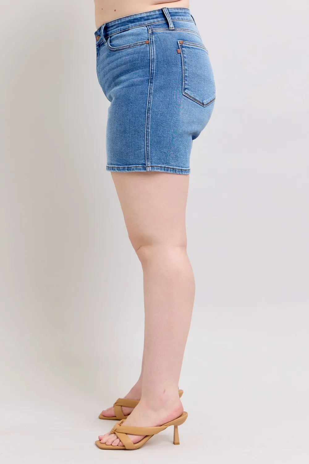 Women's shorts – product view 2