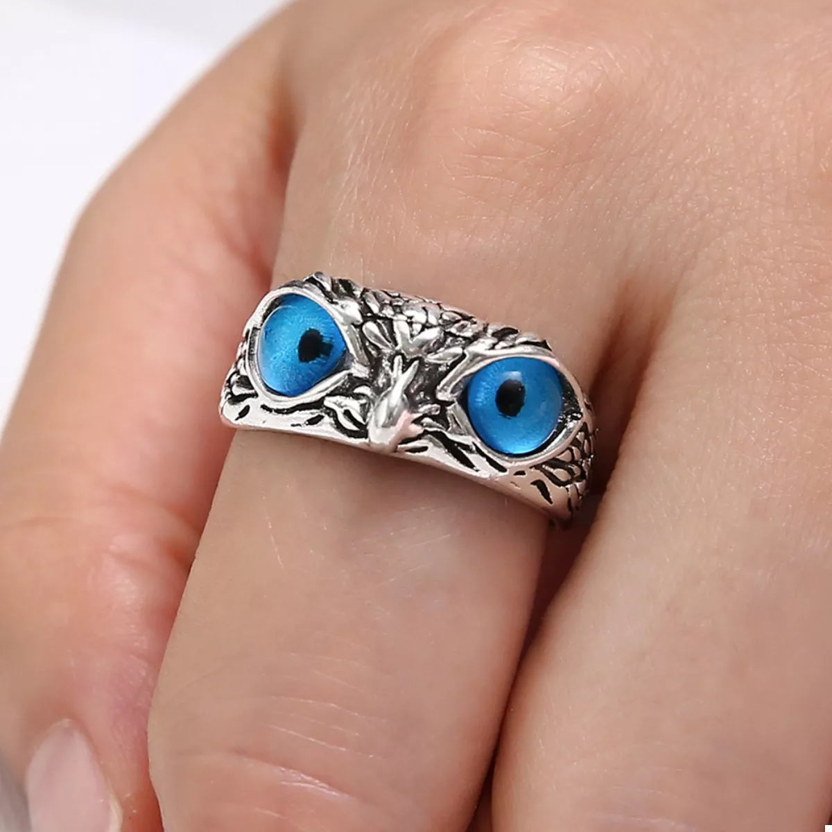 Trendsi Alloy Owl Eyes Ring -