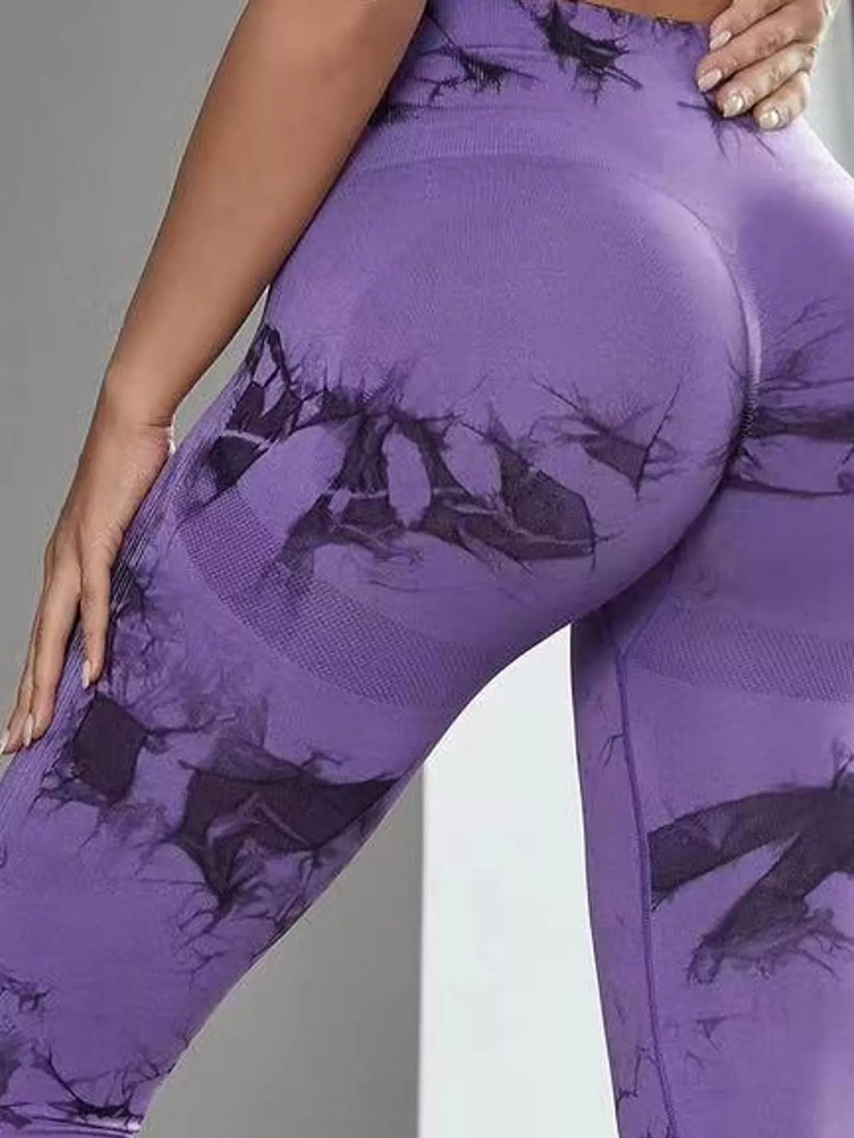 Purple high-waisted tie dye seamless active leggings, back view