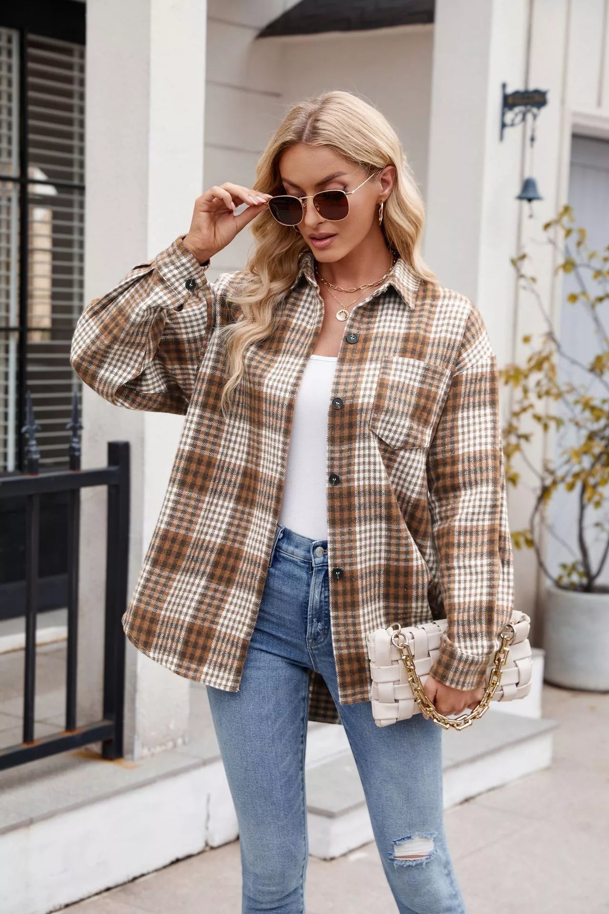 Women's apparel – product view 17