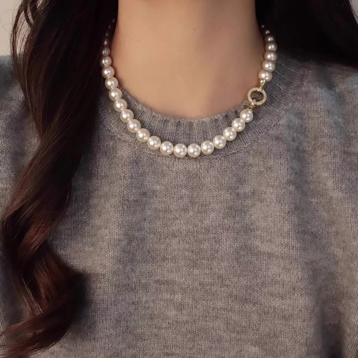 Trendsi Pearl Necklace with Interlocking Clasp -