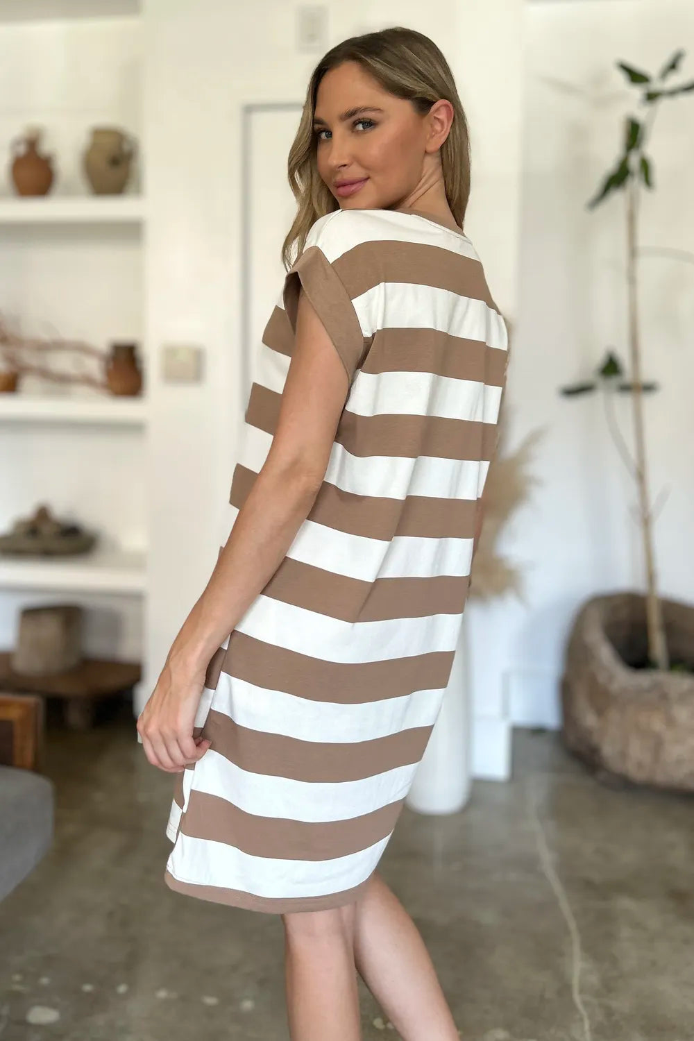 Women's apparel – product view 9