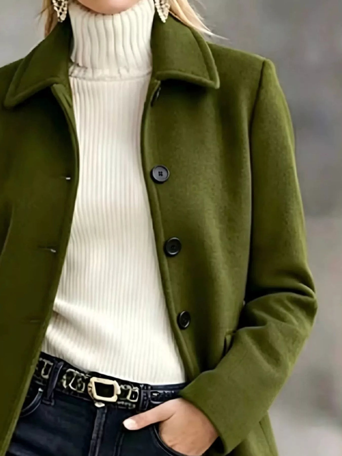 Green button-up collared neck coat, pointed collar and button front