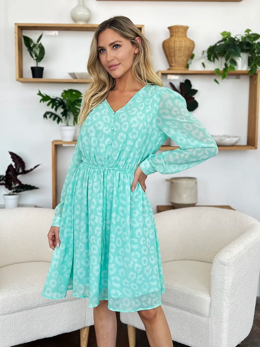 Women's apparel – product view 18