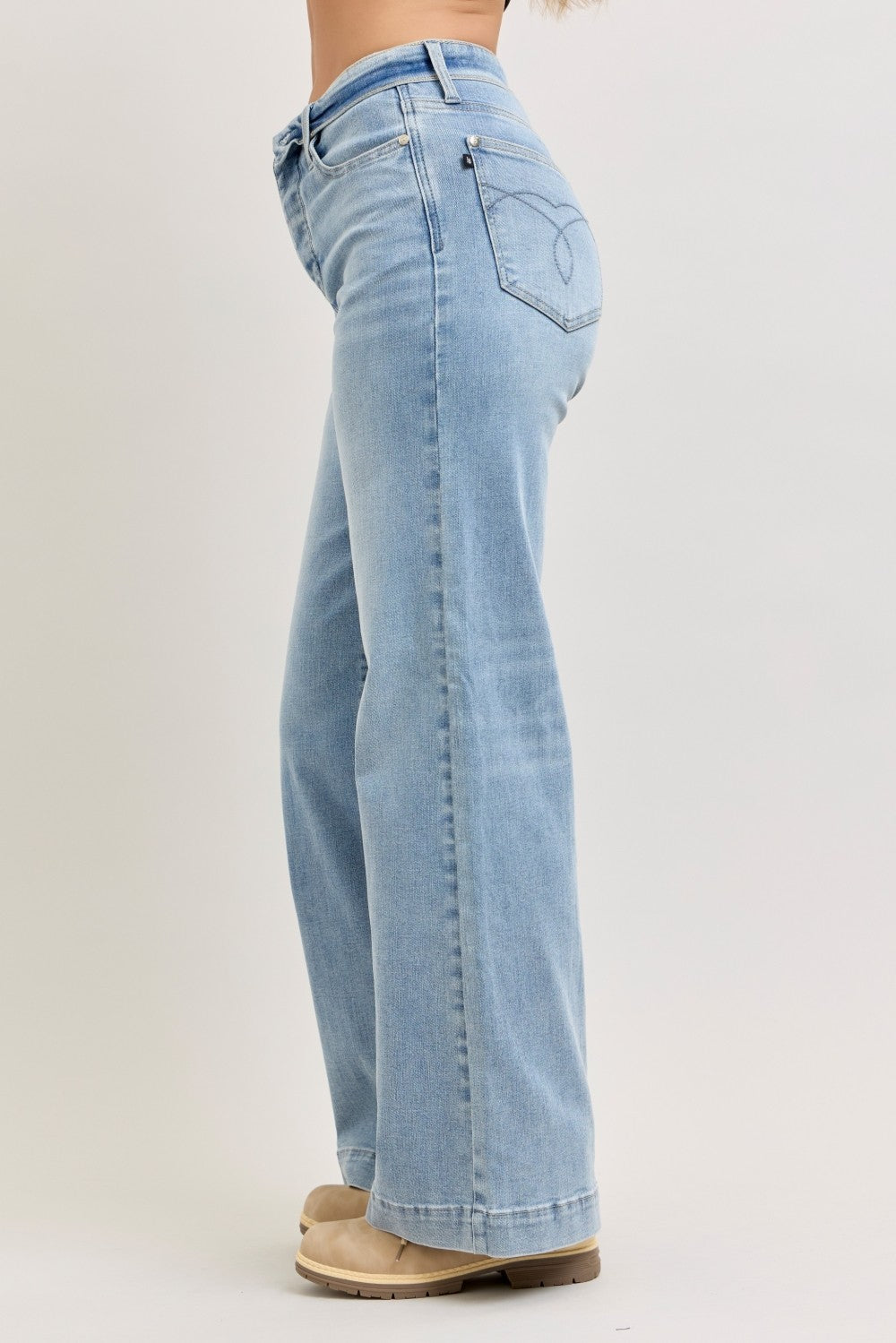 Women's jeans – product view 3