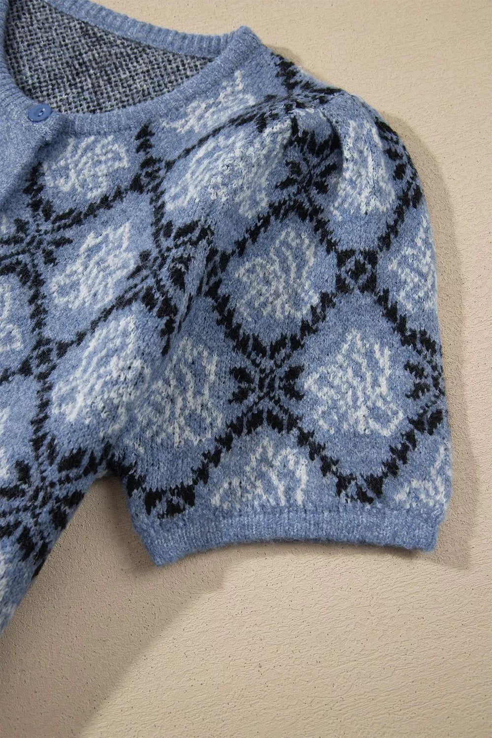 Blue geometric short sleeve cardigan, short sleeve detail