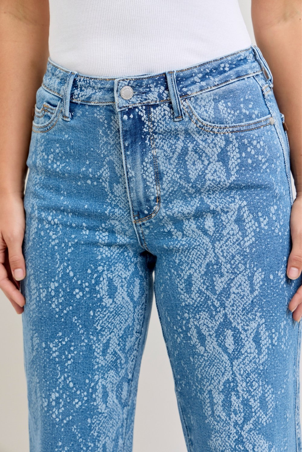 Women's jeans – product view 5