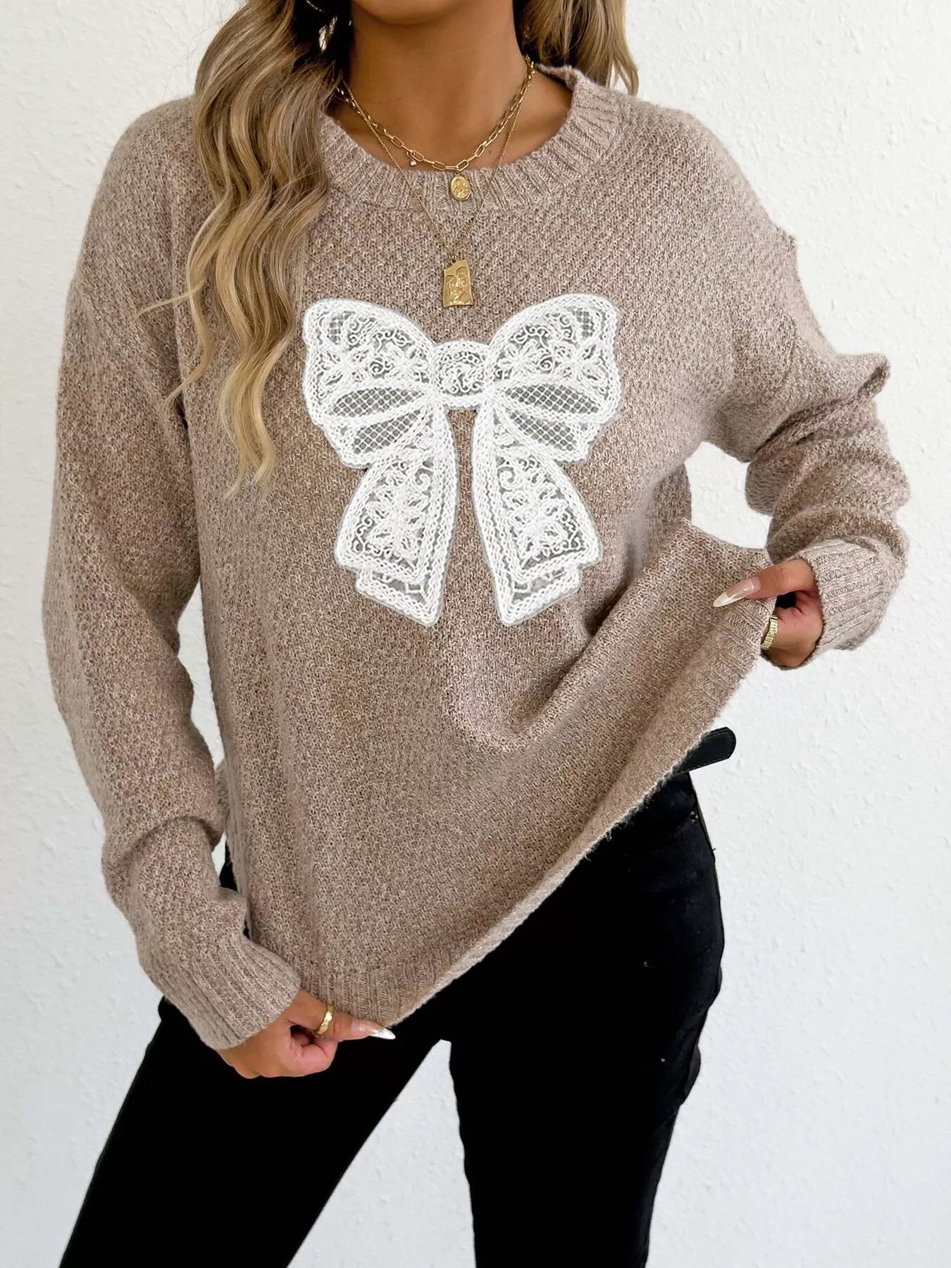 Lace bow embroidered round-neck sweater